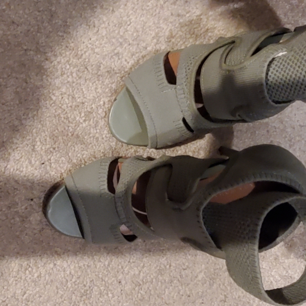 Zara Woman Cut Out Heels